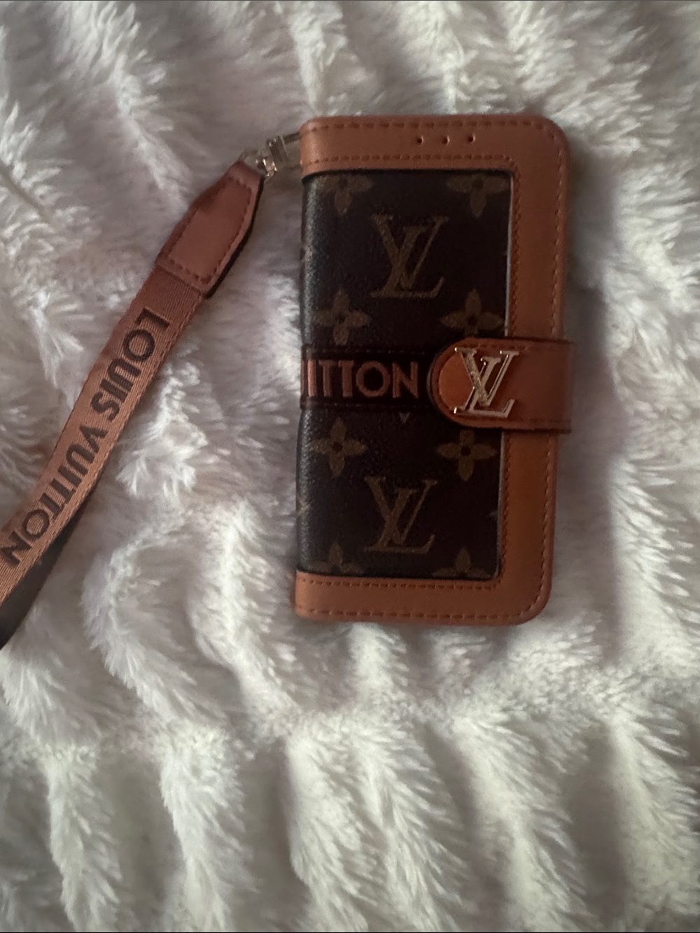 Louis Vuitton Brown & Tan Monogram Wristlet Phone Case Due New Leather.
